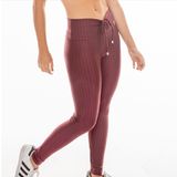 Shorts legging M academia feminino fitness BYG Sister Vinho