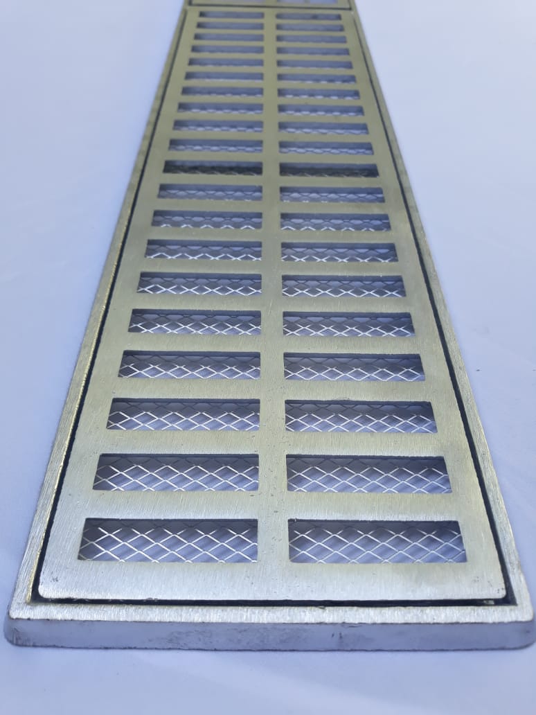 Grelha-Pluvial-15x50-com-Suporte-e-Tela-Anti-Insetos---Aluminio-Fundido-Escovado---Ficone-Reis