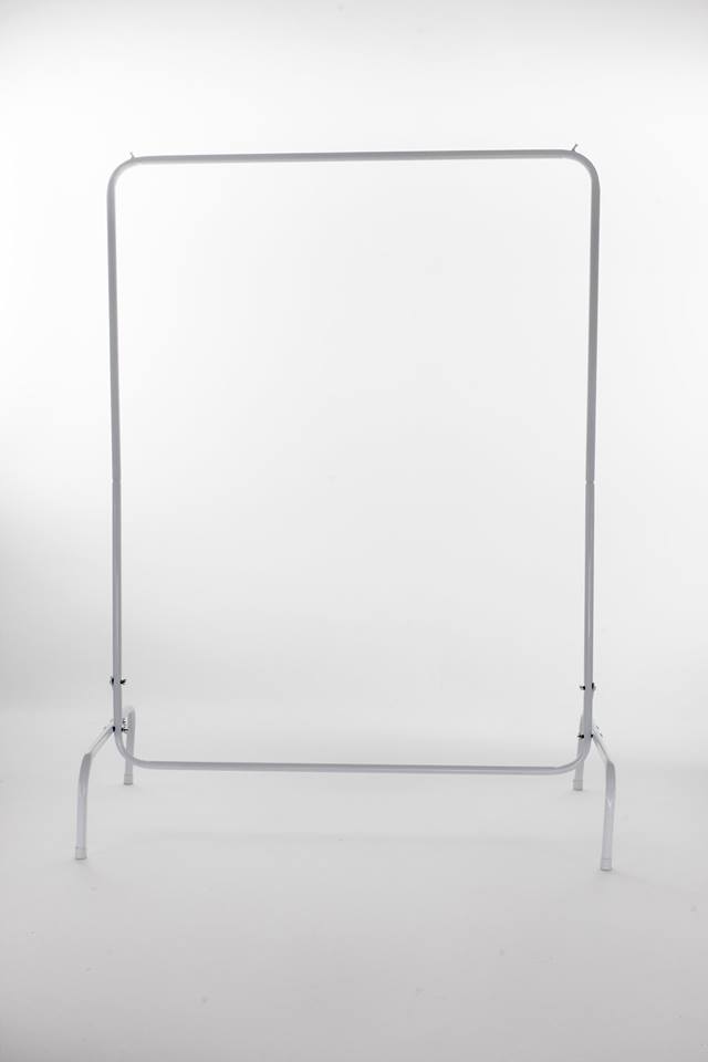 Arara Para Roupas Cabideiro Tubo De Aço - Branco - 130x104x3 é boa?