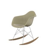 Cadeira De Balanço Eames Com Braço Creme Empório Tiffany Base Em Metal E Madeira