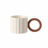Caneca De Cerâmica De Cor Contrastante Listrada, Simples E Fresca