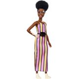 Boneca Barbie Fashionistas Com Vitiligo E Cabelo Morena Encaracolado Vestindo Vestido Listrado E Acessórios, Para 3 A 8 Anos De Idade