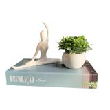 Livro Decorativo, Mulher Meditando De Cerâmica E Vaso Branco