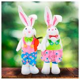 Casal De Coelhos De Páscoa Decoração Enfeite Coelhinhos - 47cm
