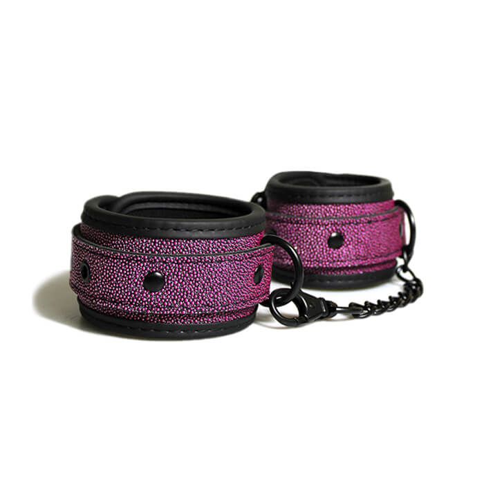 Algemas De Punho Em Couro Emborrachado - Wrist Cuffs
