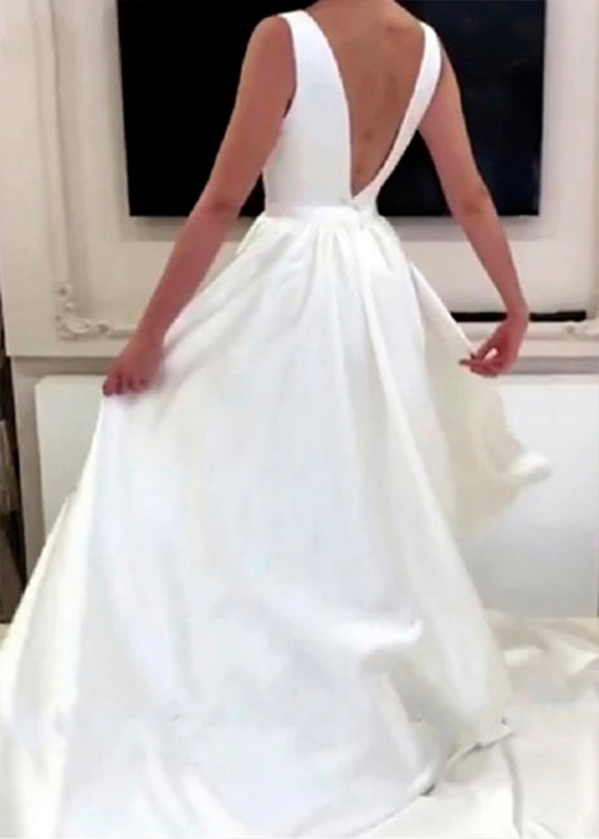 Vestido De Noiva ou 15 anos com saia princesa Decote e Tule em Promoção na  Americanas
