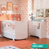 Quarto De Bebê Com Berço Americano Nick Retrô E Cômoda Com Janela Ben Móveis Peroba Branco Brilho