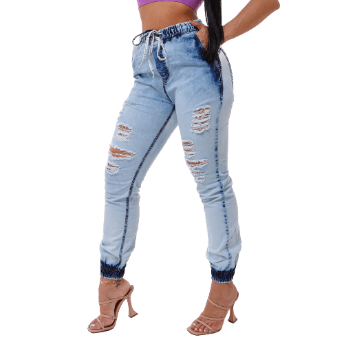 Calça Feminina Jogger Jeans Claro Lazúli Com Detalhe De Rasgo E Bolso Reserva