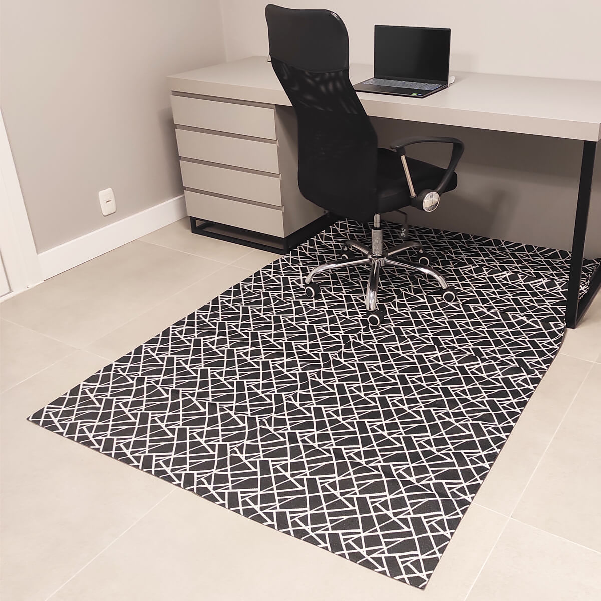 Tapete Geométrico Preto Cinza 135x200cm Retangular Escritorio Quarto Casal Jacquard