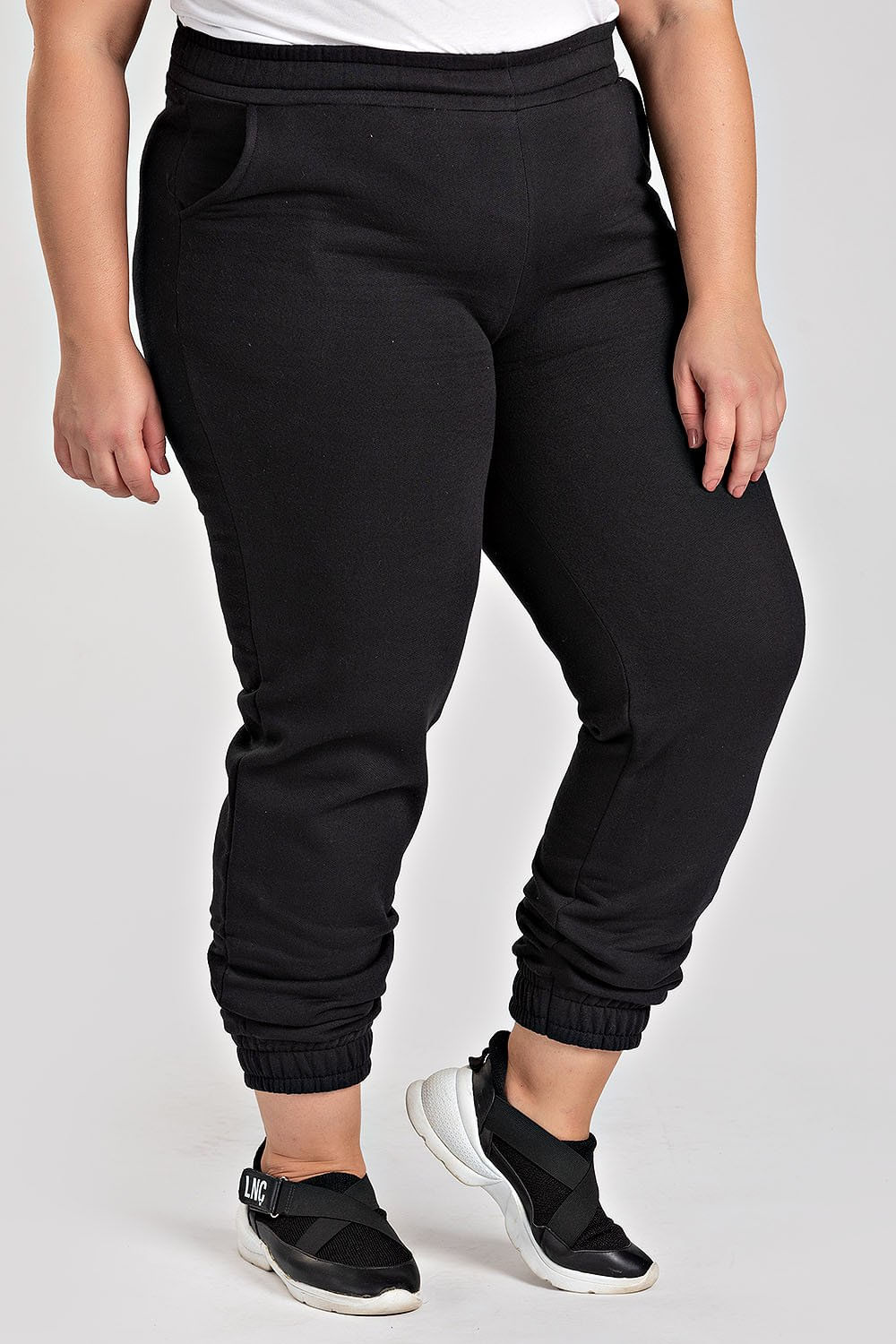 Calça Feminina Jogger Plus Size Em Moletom Peluciada Bolsos Laterais - Serena