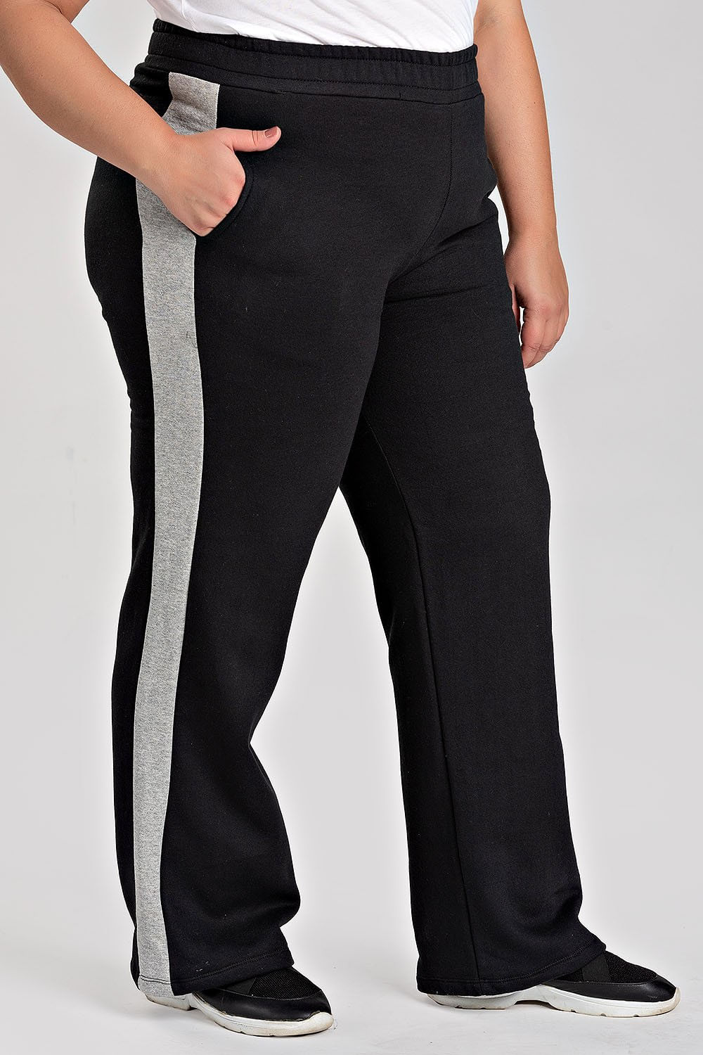 Calça Feminina Plus Size Wed Leg Moletom Faixa Lateral Cós Com Elástico Bolsos Funcionais - Serena