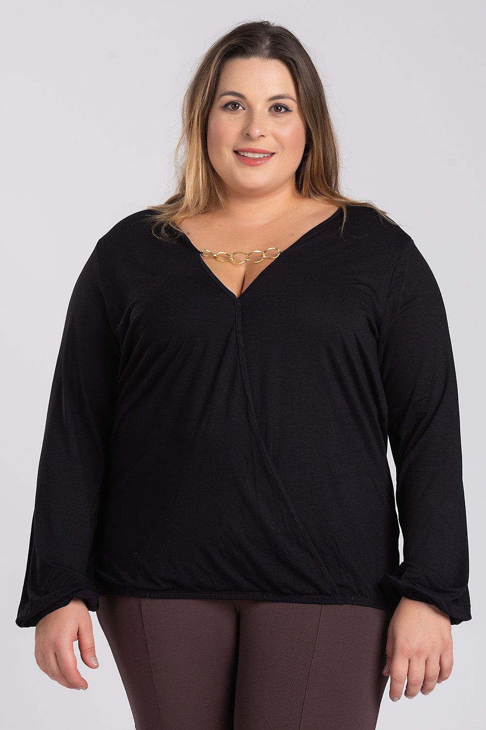 Blusa Feminina Plus Size Manga Longa Transpassada Corrente Metal Decote Elastico Punho E Barra - Serena