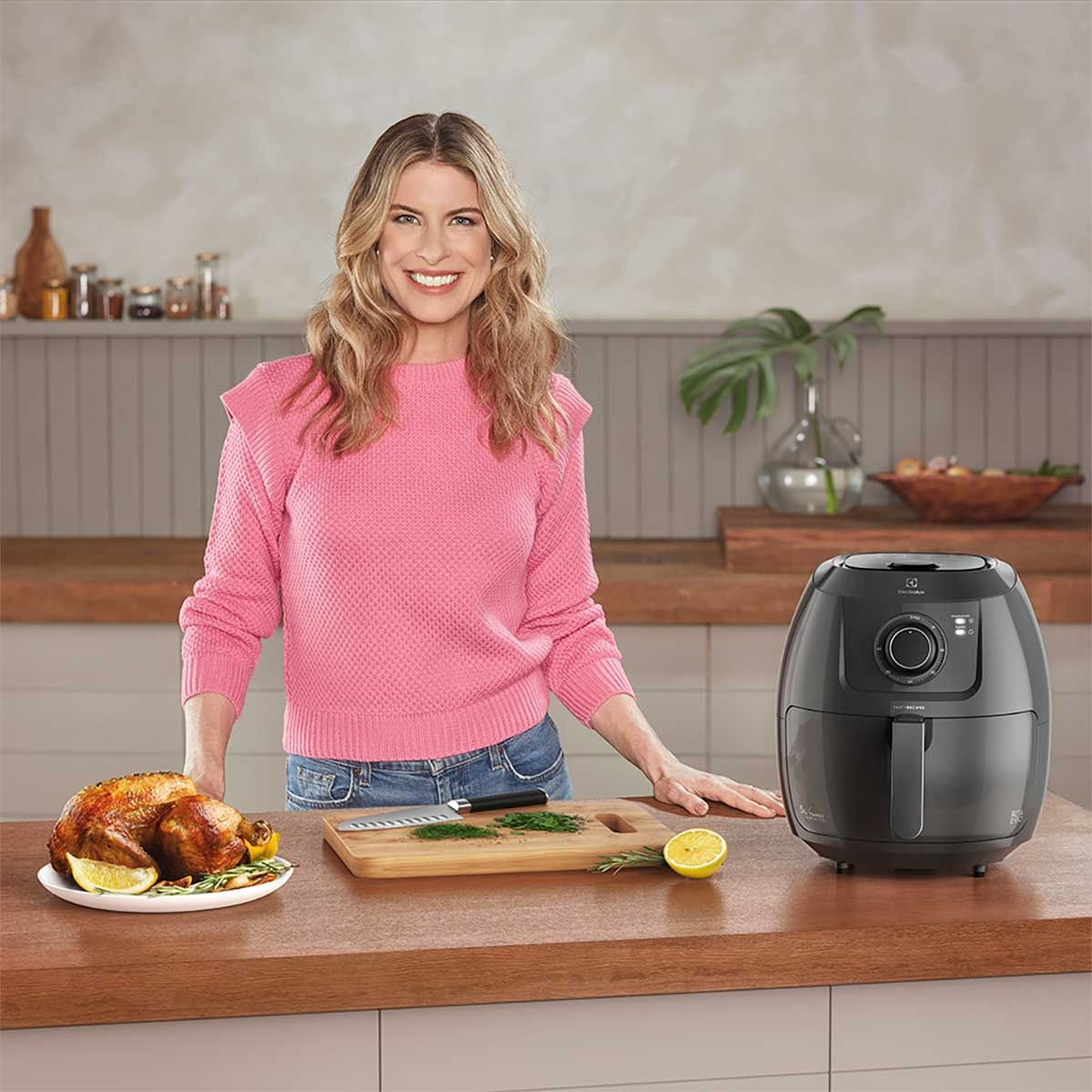 fritadeira-eletrica-airfryer-family-efficient-5l-grafite-220v-6.jpg