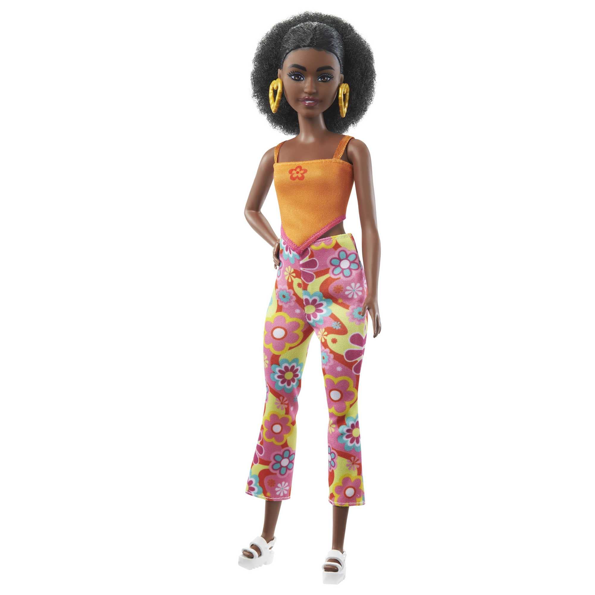 Boneca Barbie Brinquedos Infantis Cabelo Preto Encaracolado E Camiseta De Corpo Pequeno