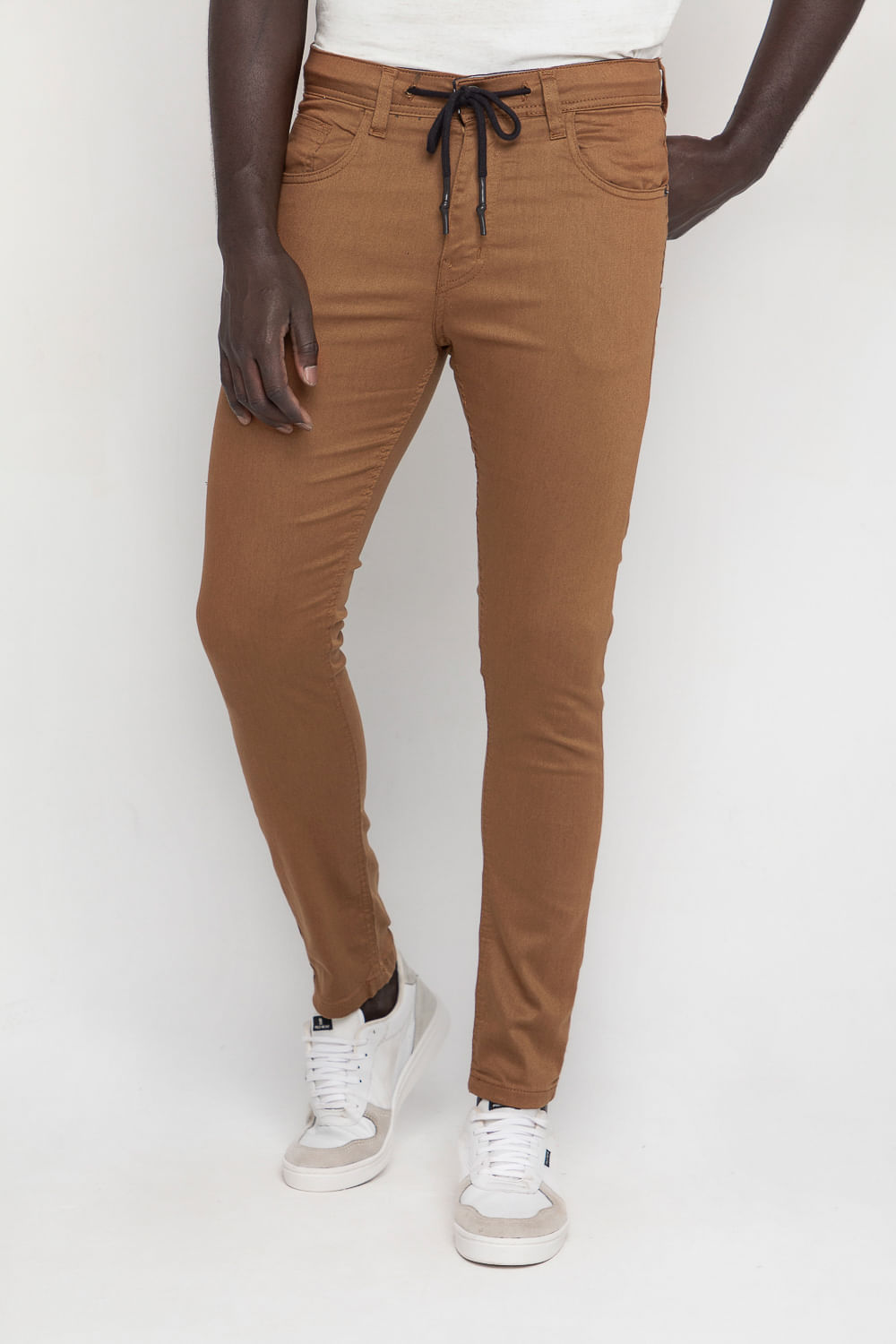 Calça Masculina Sarja Skinny Aplique Polo Wear Marrom Médio