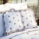Almofada Decorativa Bordada 200 Fios Mondrean Branco Vilela Enxovais 2 Peças