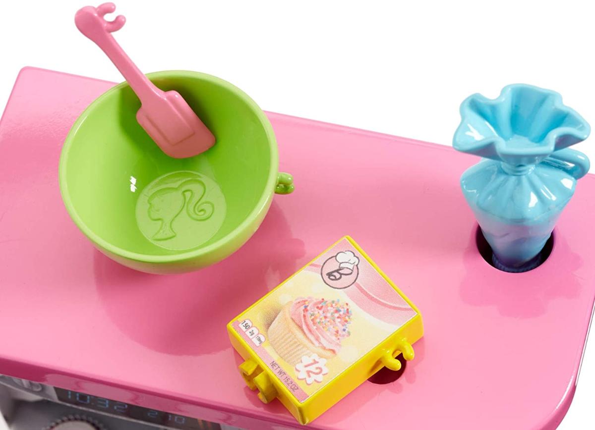 Barbie padaria chef boneca está pronto para assar com um conjunto de jogos  de forno e acessórios de comida que realmente subir! Um som de forno, ação  - Carrefour