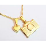 Colar Câmera Fotográfica Chapa Coração Folheado 18k
