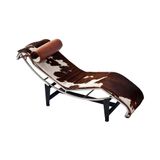 Chaise Lc-4 Inox Em Couro Vaquejada Marrom E Branco Cor Marrom