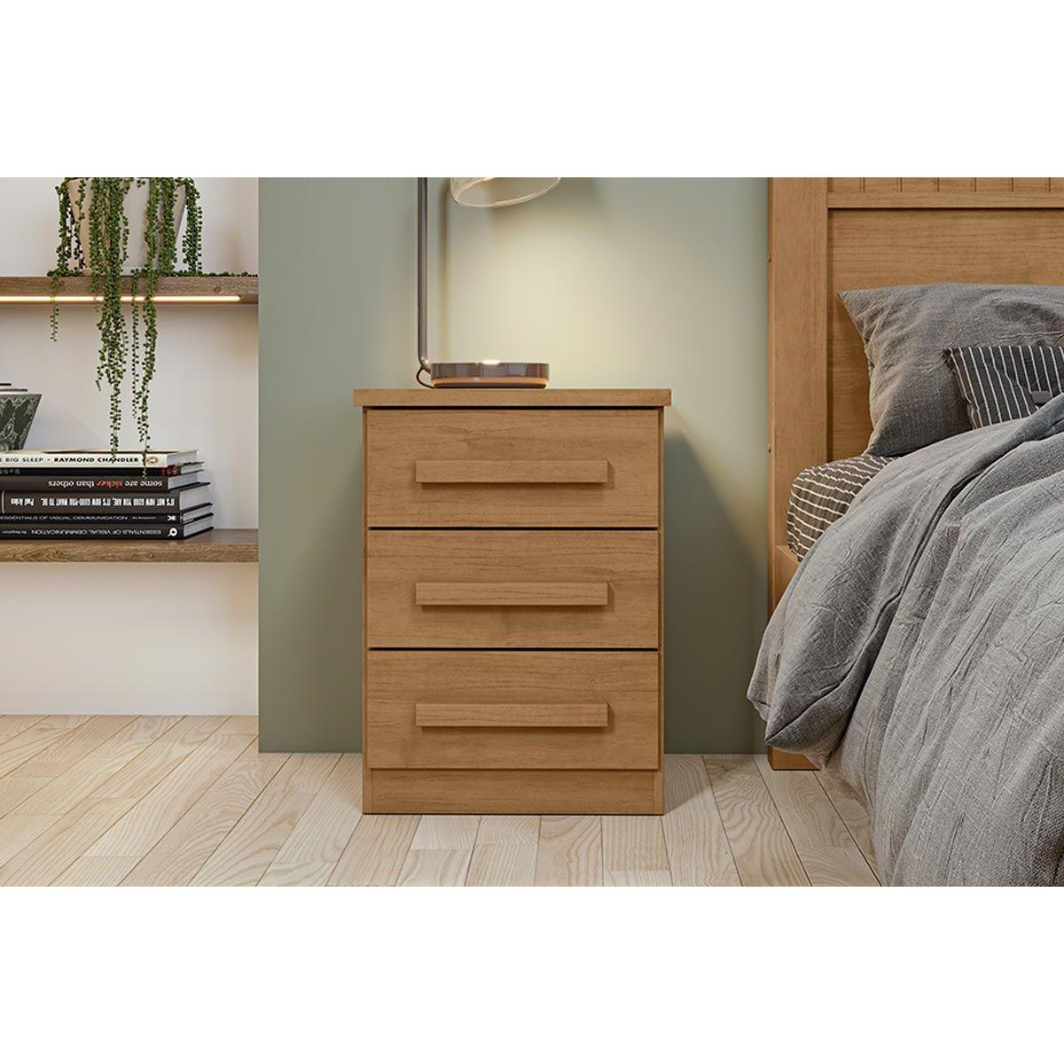 Mesa Cabeceira Baiao C 3 Gavetas Rovere Amendoa Lopas Menor preço em Mesa Cabeceira Baiao C 3 Gavetas Rovere Amendoa Lopas