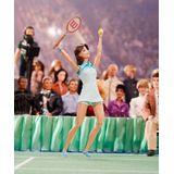 Barbie Inspirando Mulheres Série Billie Jean King Boneca Colecionável, 12-in, Vestindo Vestido De Tênis E Acessórios, Com Suporte De Boneca E Certifi
