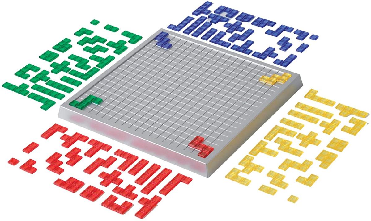 Jogo De Tabuleiro De Estratégia Blokus Trigon Em Mesa De Madeira Em  Pranchas Fotografia Editorial - Imagem de caixa, preto: 236735012