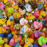 A Dreidel Company Sortimento Pato De Borracha Pato Patinhos Para Crianças, Banho De Aniversário Presentes Bebês Chuveiros De Férias Incentivos À Sala