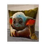 Almofada De Pelúcia Baby Yoda Grogu 45x45cm Com Enchimento