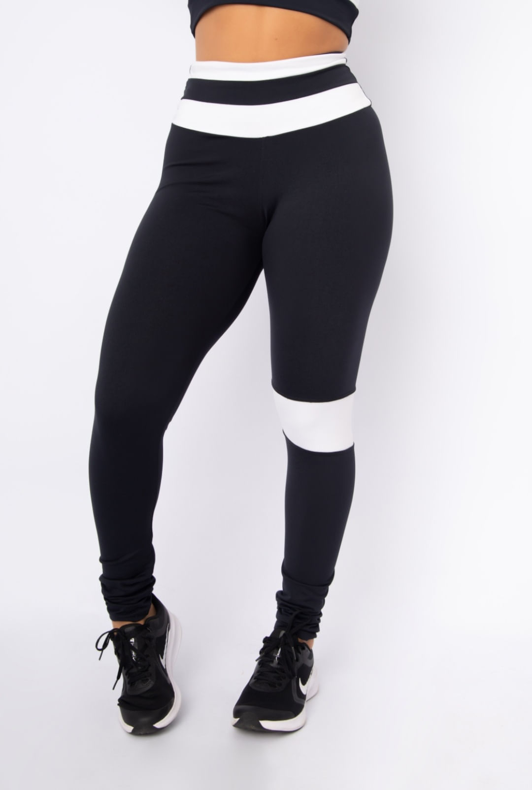 Calça Legging Preta Com Recorte Branco