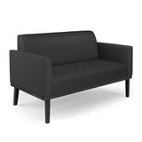 Poltrona Namoradeira Decorativa Pés Fixo Em Madeira Preto Pu Preto