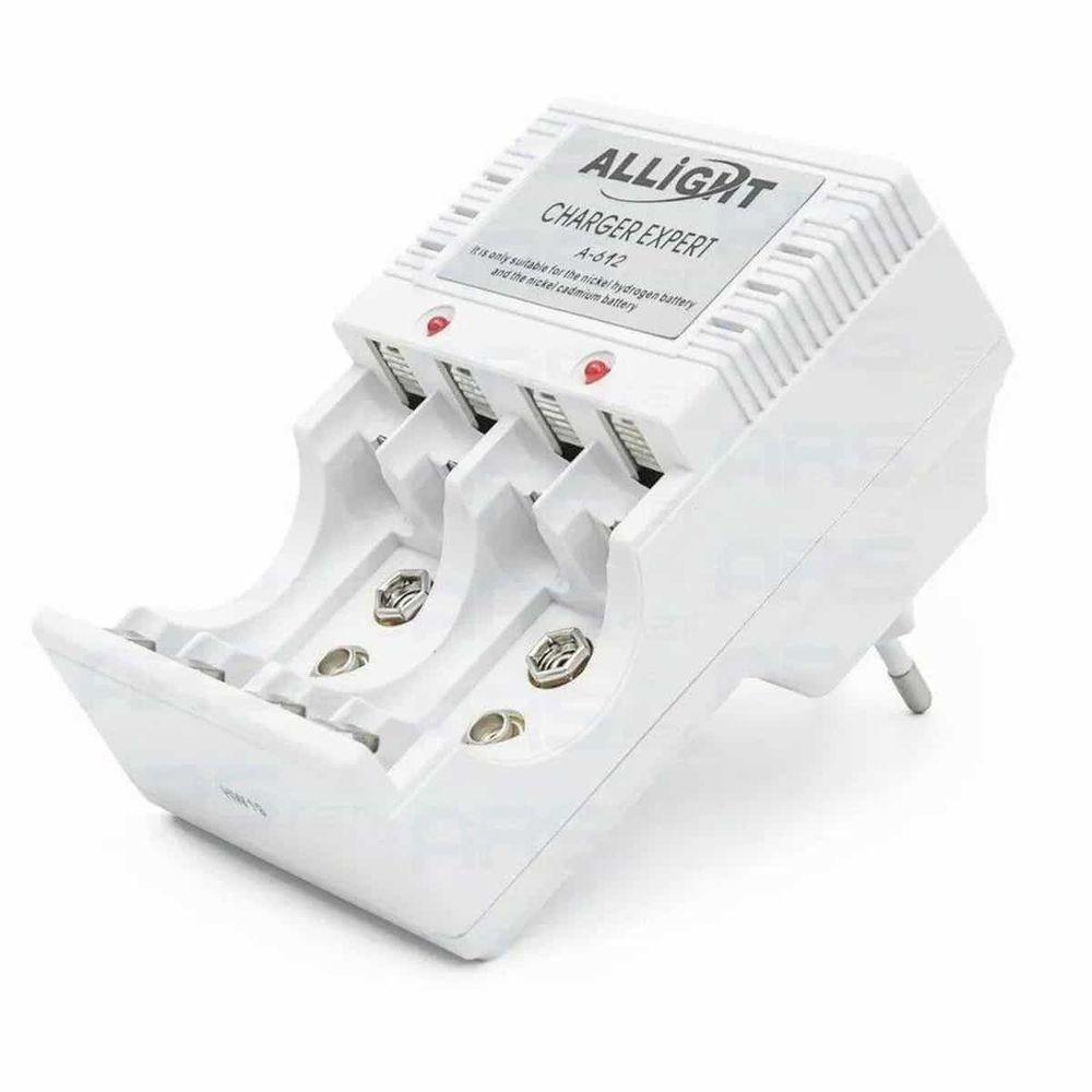 Carregador De Pilha Aa Aaa E Bateria 9v Recarregável Bivolts Branco Allight A-612