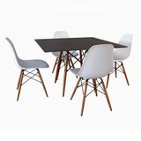 Mesa De Jantar Eames Eiffel Wood Quadrada Preta 90cm Base Madeira Macica Com 4 Cadeiras Brancas