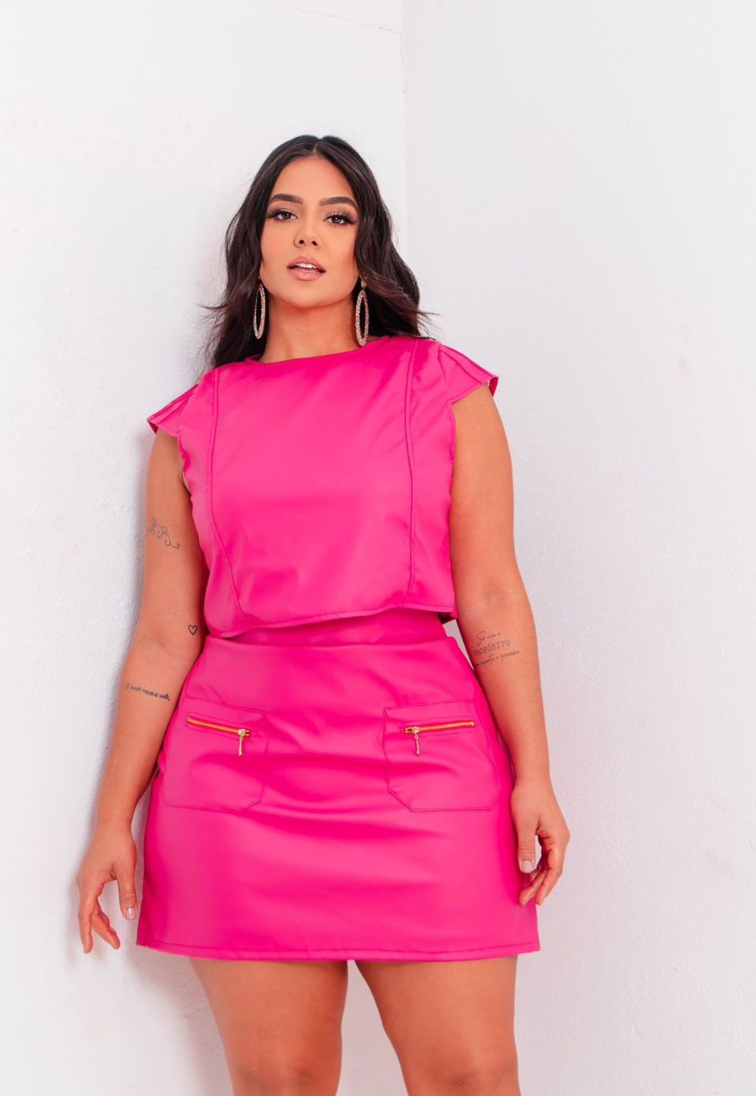 Conjunto Feminino Plus Size Em Couro Fake