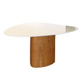 Mesa De Jantar Cone Orgânica Redonda 130x133 Cm Base Freijó Com Tampo Laqueado
