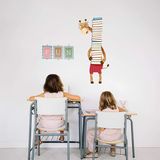 Adesivo De Parede Dona Girafa E Seus Livros