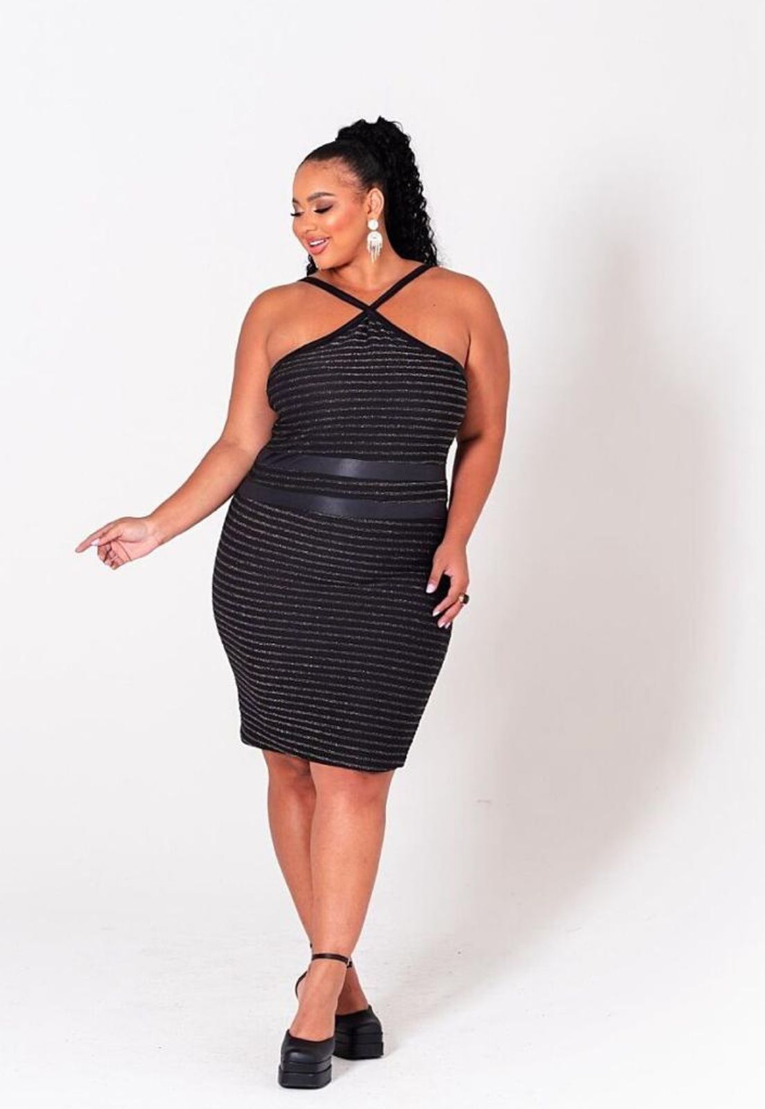 Vestido Plus Size Detalhe Lurex E Cirre