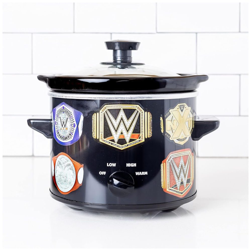 Panela Eletrica Multifuncional 1,8l Com Tema Cinturão Do Wwe E Tigela De Inserção De Cerâmica Removível, 220v 120w, Uncanny Brands, Preta