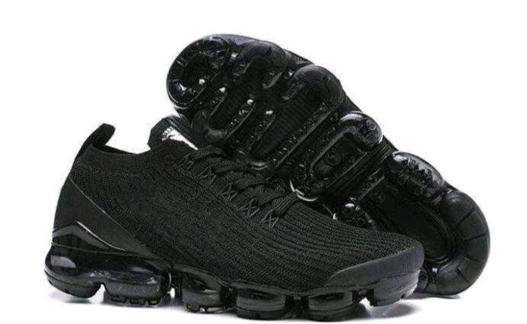 Vapormax triple shops noir