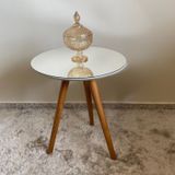 Mesa De Apoio Lateral 50cm X 50cm X 52cm Esmeralda Branco / Mel