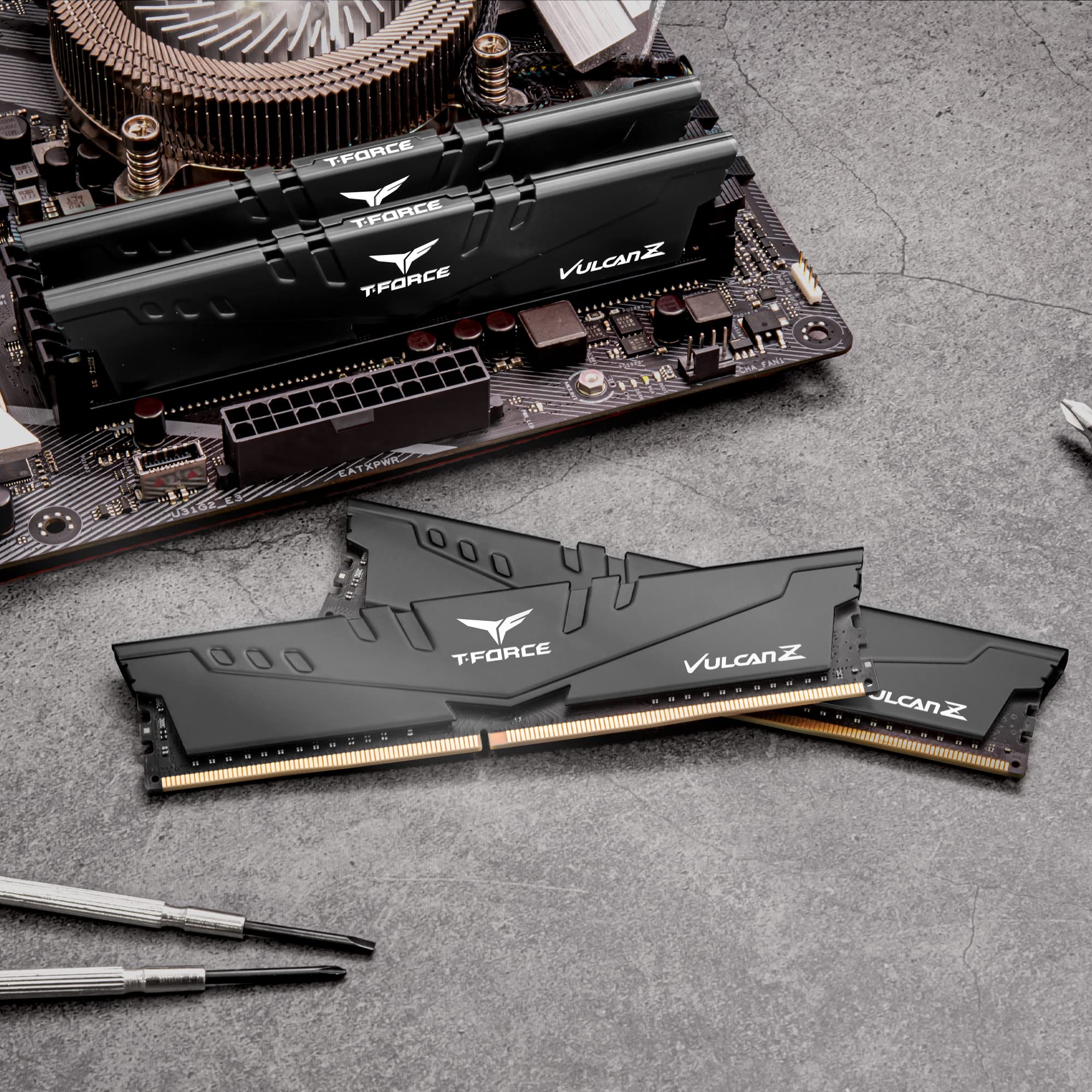 メモリー TEAMGROUP VULCAN Z 32Gb DDR4 3200MHz TEAMGROUP T-Force Vulcan Z DDR4 Kit de 32GB (2x16GB) 3200MHz (PC4 メモリー