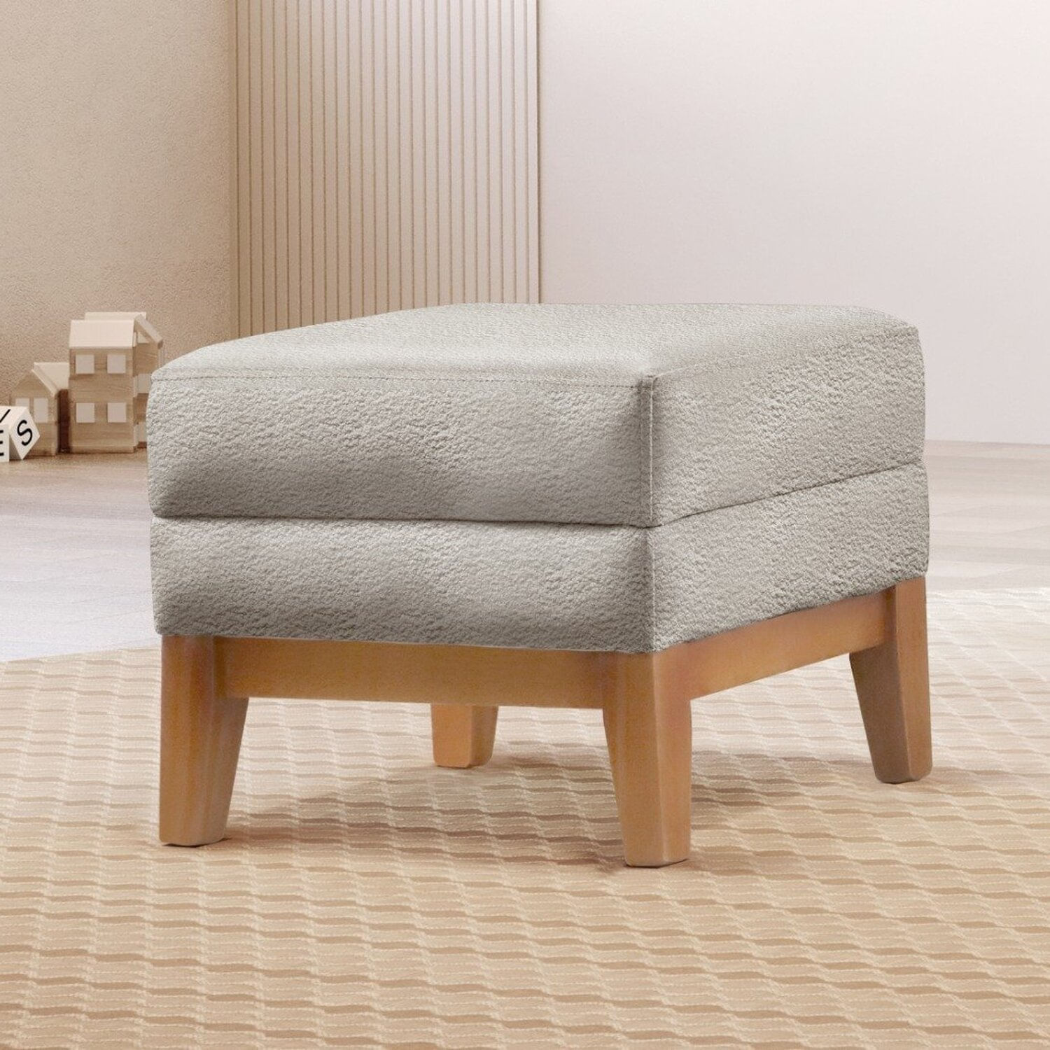 Um Puff Áquila Versátil E Estilosa Cinza