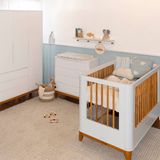 Kit Quarto Infantil Boom Com Pés Square Mel - Berço Slim + Cômoda 4 Gavetas + Guarda-roupa 3 Portas - Branco