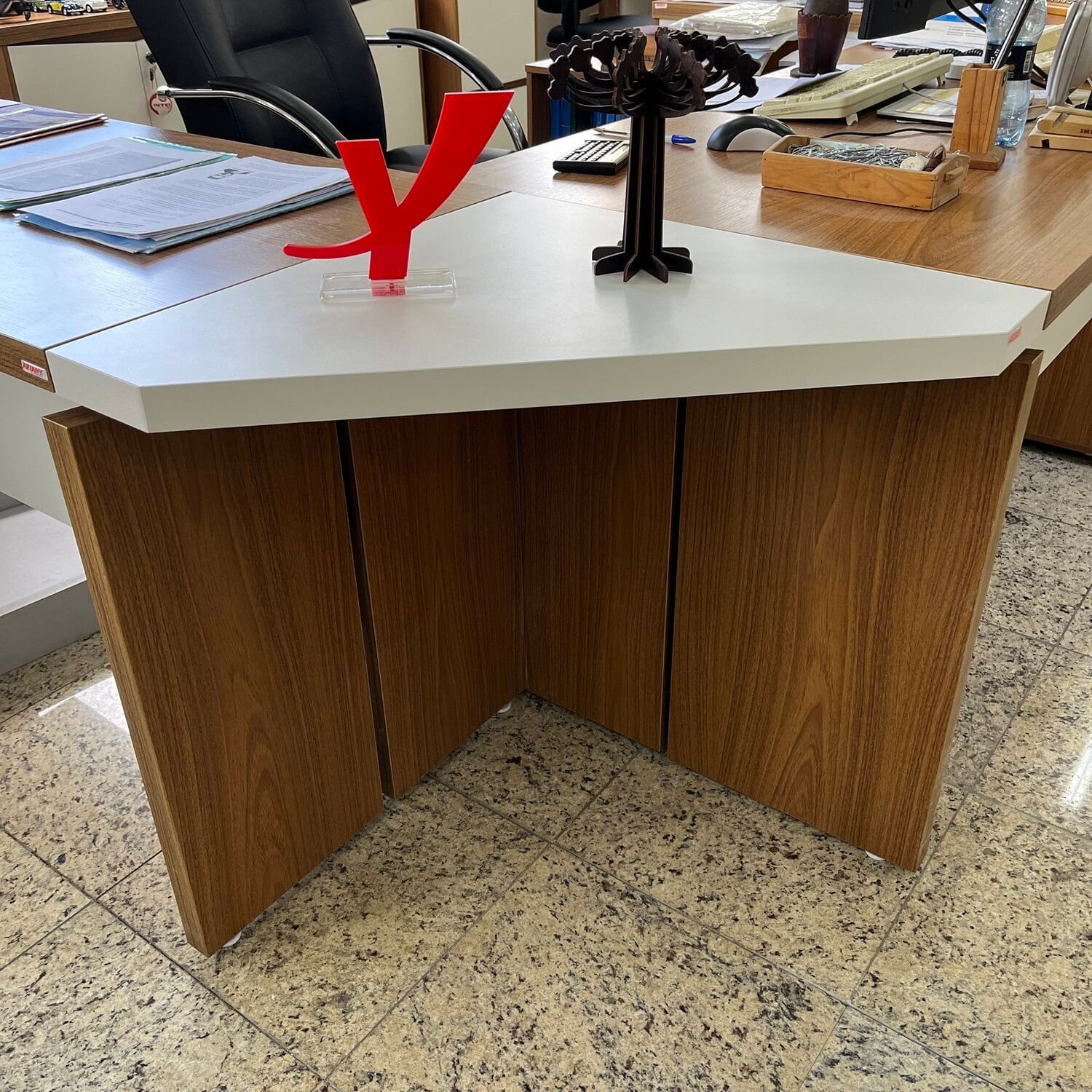 Conexão Para Mesas Artany Y37 , Formato Em L , Tamburato Branco