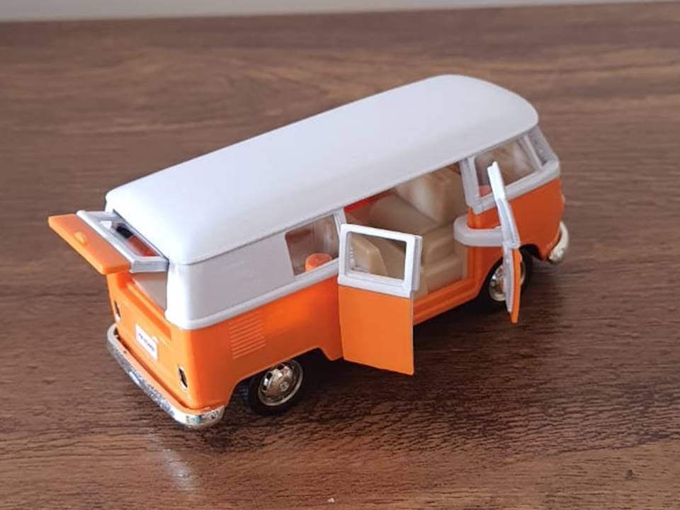 Miniatura Kombi 1962 Rmz 1/32 Metal E Fricção Branca/laranja