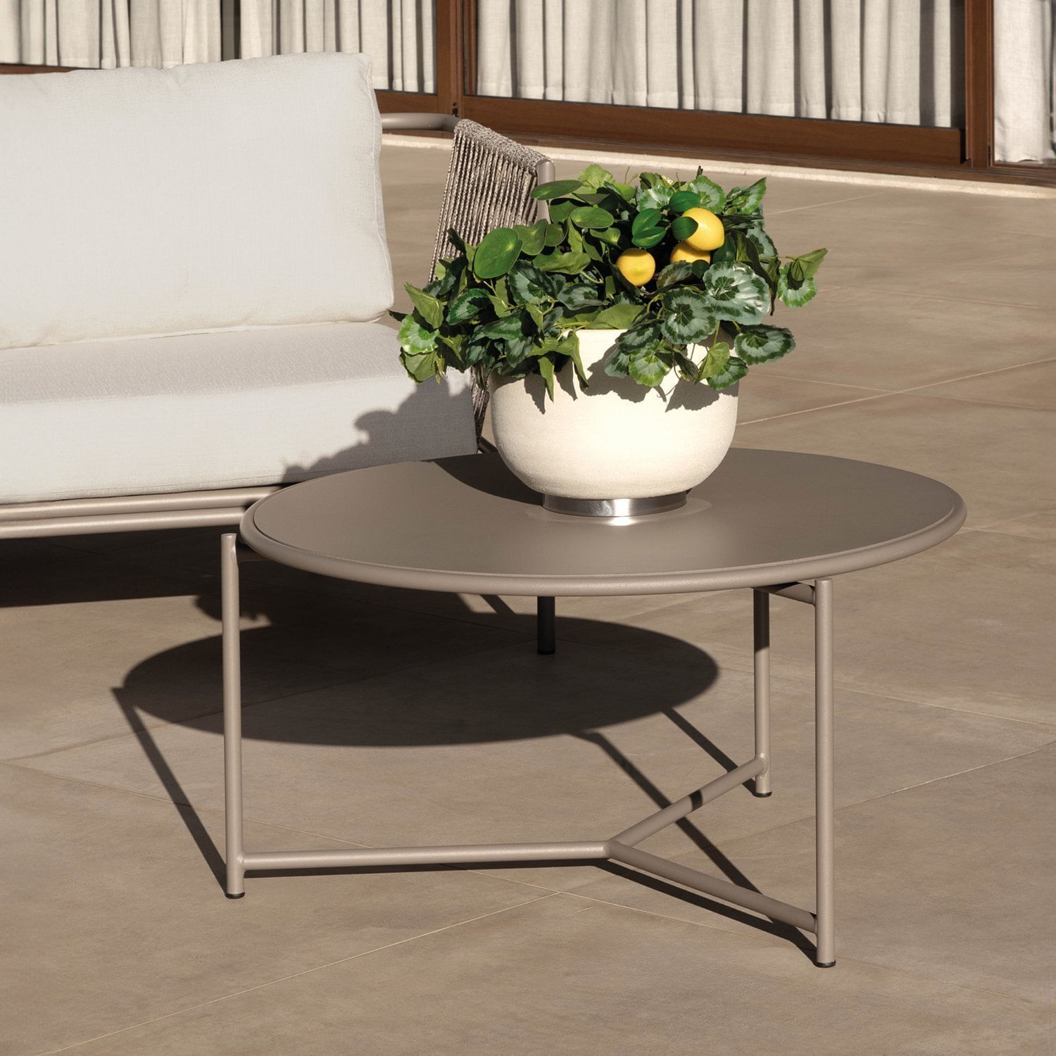 Mesa De Centro Alta Ø80cm Refúgio Cabecasa Madeiramadeira Champanhe Micro