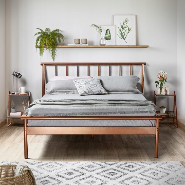 Conjunto Cama Queen e Mesa de Cabeceira em Aço Begônia CabeCasa MadeiraMadeira Cobre