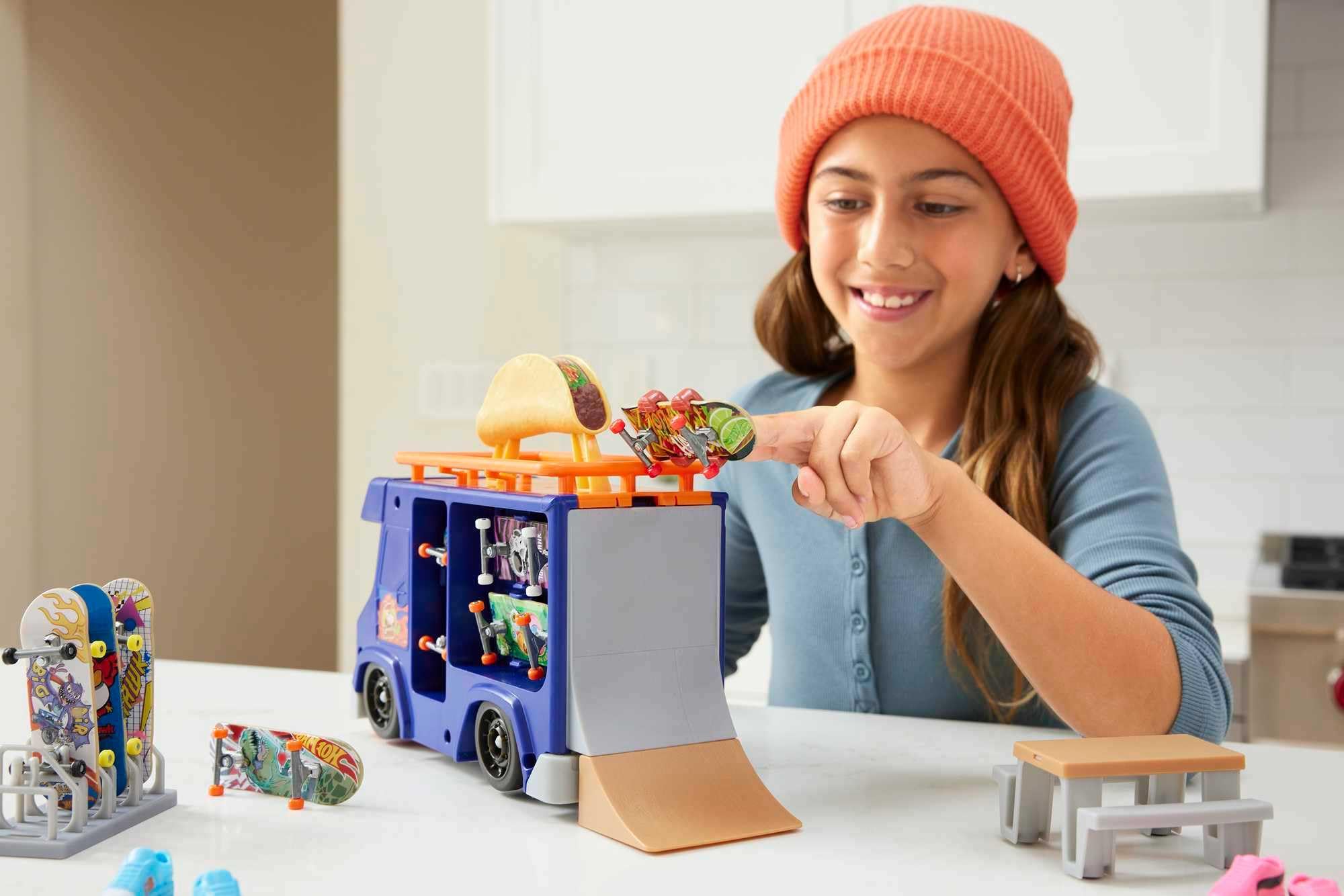 ホットウィール TACO TRUCK PLAY CASE Hot Wheels Skate Taco Truck Play Case, Conjunto De Skate Com