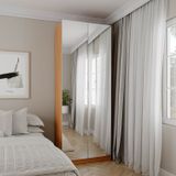 Guarda Roupa Modulado Com Espelho 2 Portas Com Cabideiro E 2 Gavetas Hera Cabecasa Madeiramadeira Louro/branco Geada/cinza