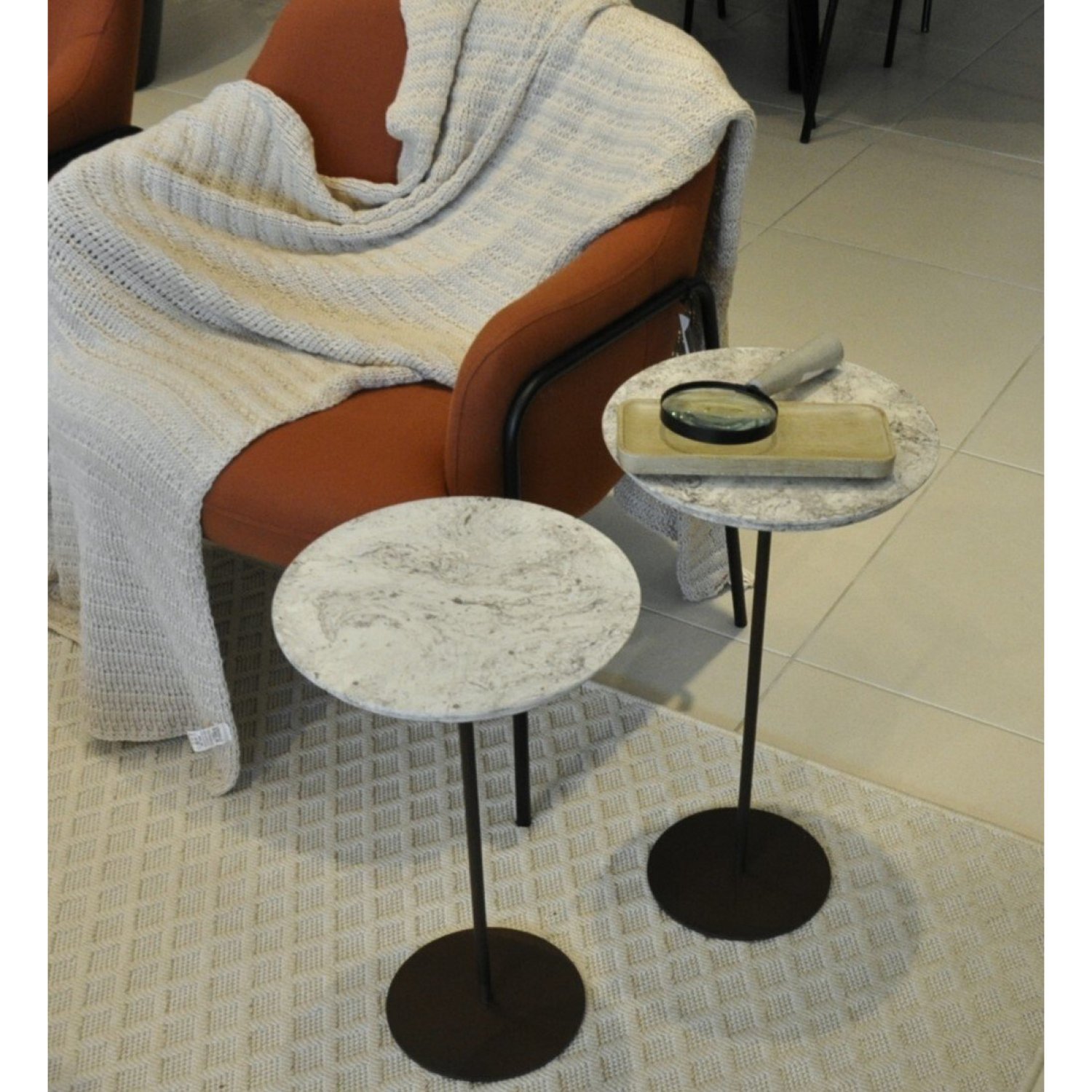 Due 2 Mesas Norina Baixa E Alta: Tampo Marmorizado Imerso E Base Aço Corten. Marmorizado