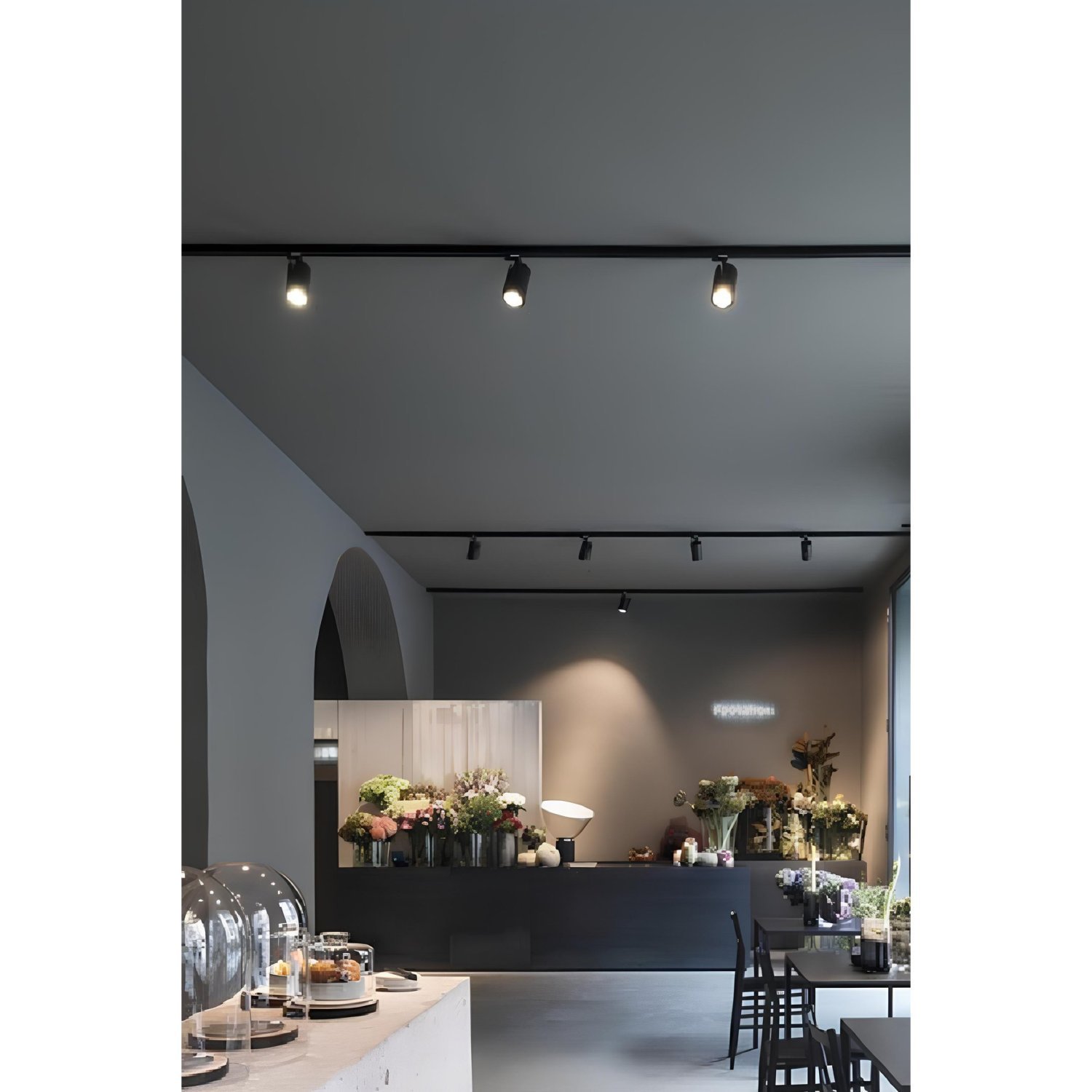 Spot Para Trilho Neo Preto D4.3cm L8.6cm A10.4cm 1x5w 2700k 350lm